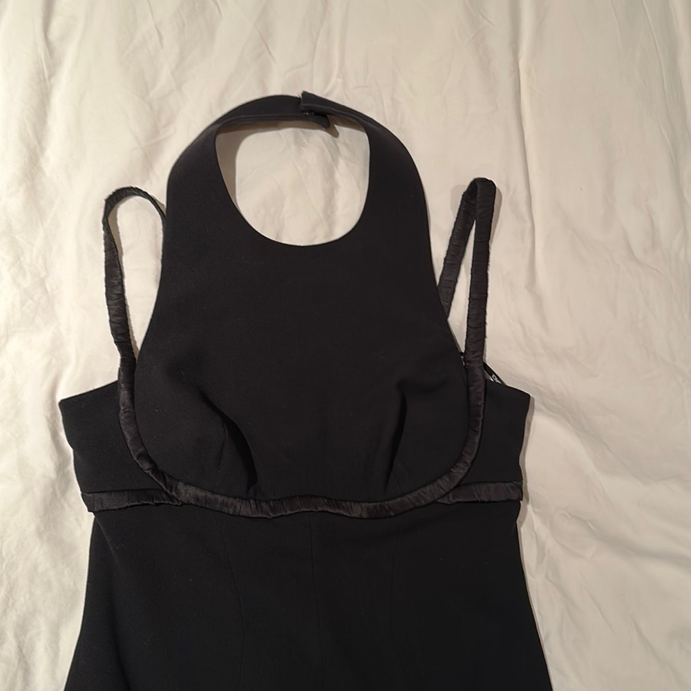 Versace black wool halter cocktail dress seize 42 euro.